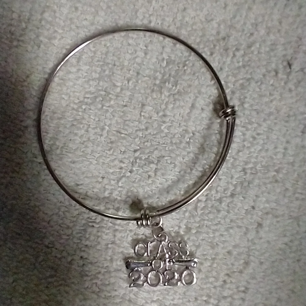 Silvertone class of 2020 wire bracelet